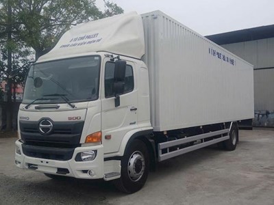 Xe  tải Hino  FG8JT8A - PGX chở pallet chứa cấu kiện điện tử  9,9m